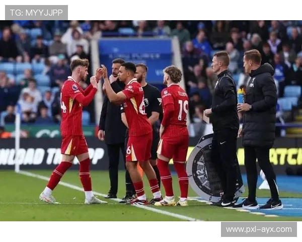 鲁伊斯迎国家队首秀，中场新星开启征程